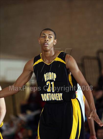 Thumbnail 3 in Taft vs Bishop Montgomery (Mission Prep Christmas Classic)  photogallery.