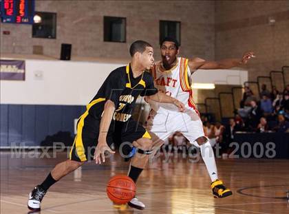 Thumbnail 2 in Taft vs Bishop Montgomery (Mission Prep Christmas Classic)  photogallery.