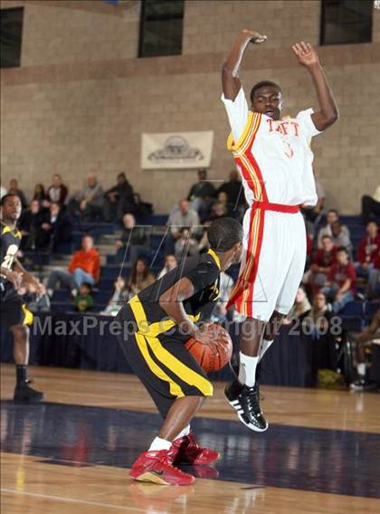 Thumbnail 3 in Taft vs Bishop Montgomery (Mission Prep Christmas Classic)  photogallery.