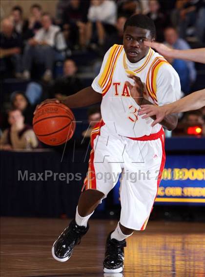 Thumbnail 1 in Taft vs Bishop Montgomery (Mission Prep Christmas Classic)  photogallery.