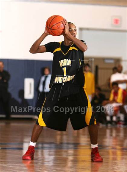 Thumbnail 1 in Taft vs Bishop Montgomery (Mission Prep Christmas Classic)  photogallery.