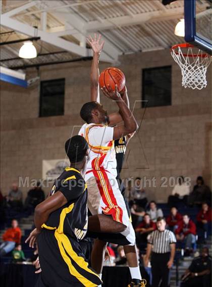 Thumbnail 2 in Taft vs Bishop Montgomery (Mission Prep Christmas Classic)  photogallery.