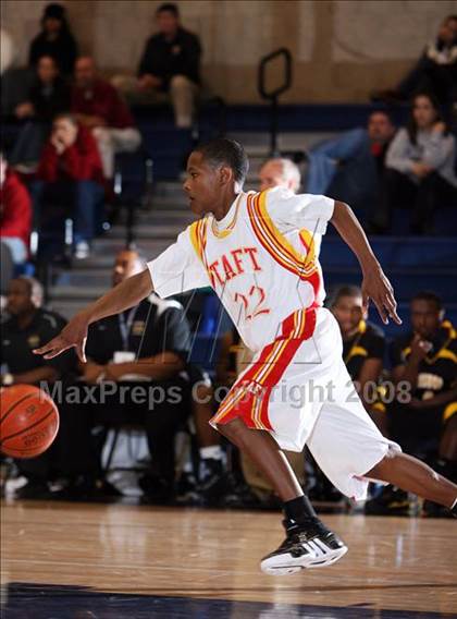 Thumbnail 1 in Taft vs Bishop Montgomery (Mission Prep Christmas Classic)  photogallery.