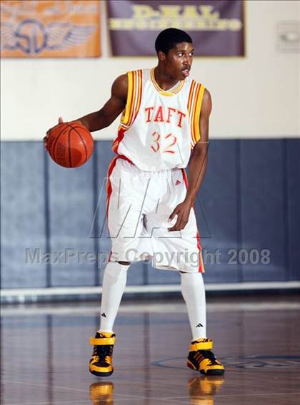 Thumbnail 1 in Taft vs Bishop Montgomery (Mission Prep Christmas Classic)  photogallery.