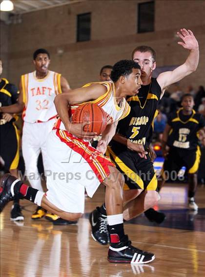 Thumbnail 1 in Taft vs Bishop Montgomery (Mission Prep Christmas Classic)  photogallery.