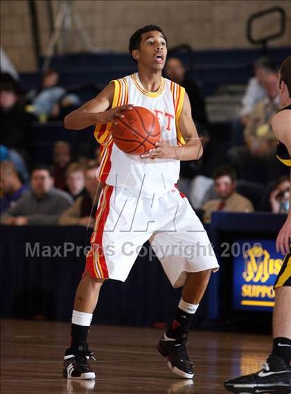 Thumbnail 3 in Taft vs Bishop Montgomery (Mission Prep Christmas Classic)  photogallery.