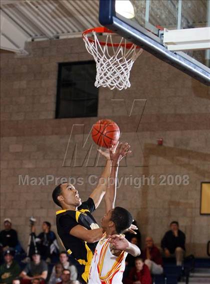 Thumbnail 3 in Taft vs Bishop Montgomery (Mission Prep Christmas Classic)  photogallery.