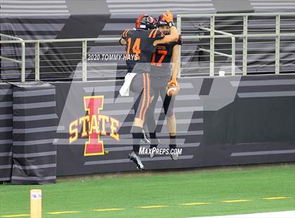 Thumbnail 2 in Carthage vs. Gilmer (UIL 4A Division 2 State Final) photogallery.