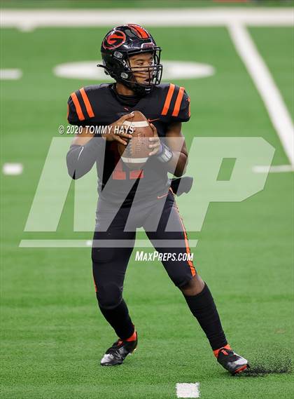 Thumbnail 1 in Carthage vs. Gilmer (UIL 4A Division 2 State Final) photogallery.