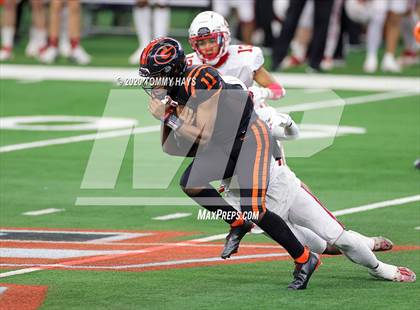 Thumbnail 3 in Carthage vs. Gilmer (UIL 4A Division 2 State Final) photogallery.