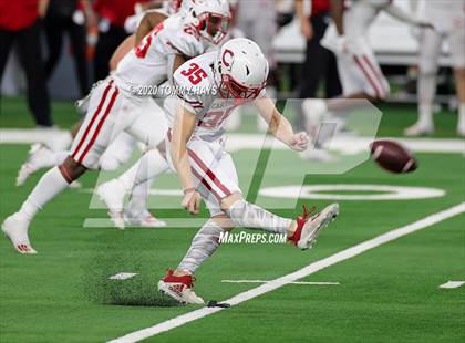 Thumbnail 1 in Carthage vs. Gilmer (UIL 4A Division 2 State Final) photogallery.