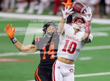 Thumbnail 2 in Carthage vs. Gilmer (UIL 4A Division 2 State Final) photogallery.