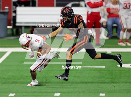 Thumbnail 3 in Carthage vs. Gilmer (UIL 4A Division 2 State Final) photogallery.