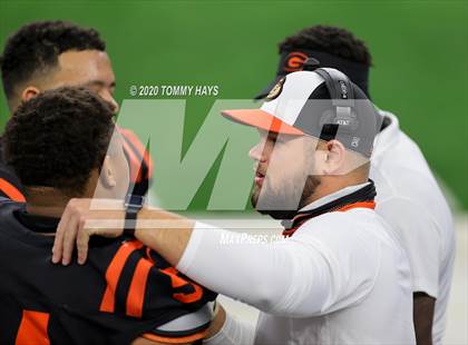 Thumbnail 3 in Carthage vs. Gilmer (UIL 4A Division 2 State Final) photogallery.