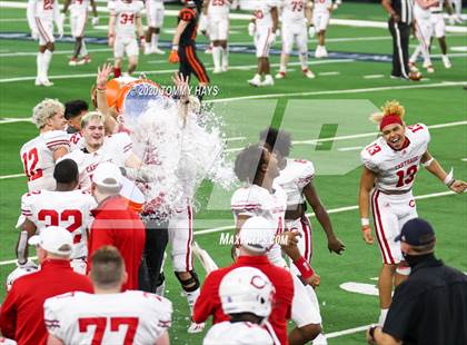 Thumbnail 1 in Carthage vs. Gilmer (UIL 4A Division 2 State Final) photogallery.