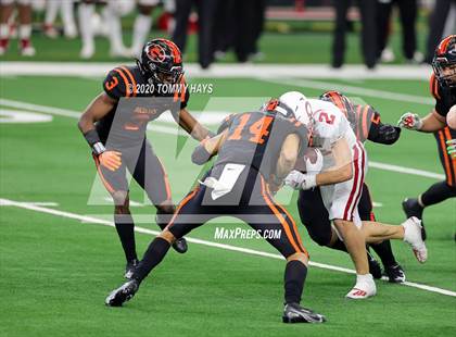 Thumbnail 3 in Carthage vs. Gilmer (UIL 4A Division 2 State Final) photogallery.