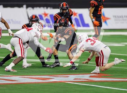 Thumbnail 2 in Carthage vs. Gilmer (UIL 4A Division 2 State Final) photogallery.