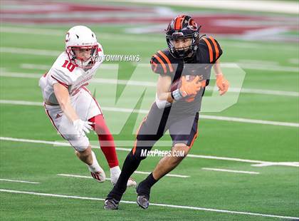 Thumbnail 1 in Carthage vs. Gilmer (UIL 4A Division 2 State Final) photogallery.