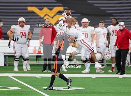 Thumbnail 2 in Carthage vs. Gilmer (UIL 4A Division 2 State Final) photogallery.