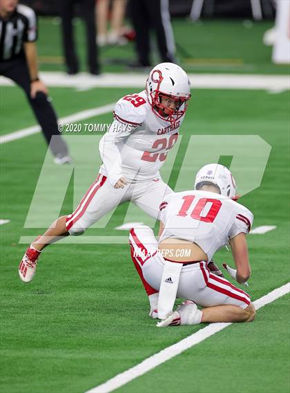 Thumbnail 2 in Carthage vs. Gilmer (UIL 4A Division 2 State Final) photogallery.