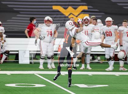 Thumbnail 1 in Carthage vs. Gilmer (UIL 4A Division 2 State Final) photogallery.