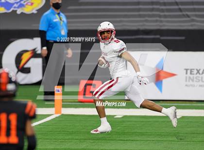 Thumbnail 3 in Carthage vs. Gilmer (UIL 4A Division 2 State Final) photogallery.