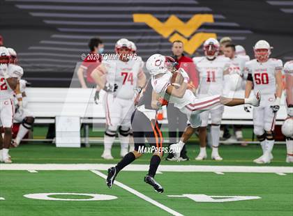 Thumbnail 2 in Carthage vs. Gilmer (UIL 4A Division 2 State Final) photogallery.