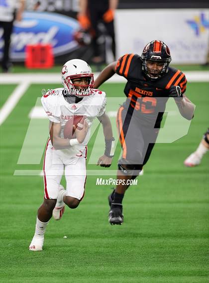 Thumbnail 2 in Carthage vs. Gilmer (UIL 4A Division 2 State Final) photogallery.