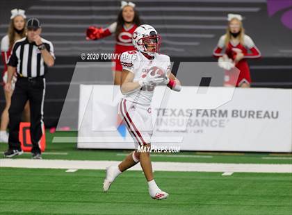 Thumbnail 1 in Carthage vs. Gilmer (UIL 4A Division 2 State Final) photogallery.