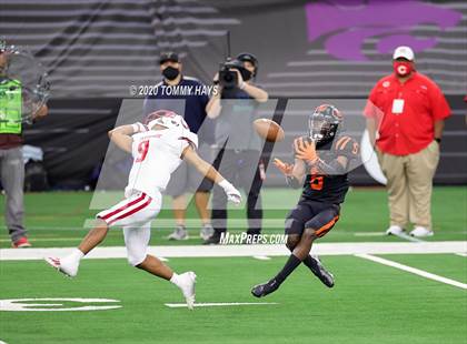 Thumbnail 1 in Carthage vs. Gilmer (UIL 4A Division 2 State Final) photogallery.