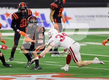 Thumbnail 1 in Carthage vs. Gilmer (UIL 4A Division 2 State Final) photogallery.