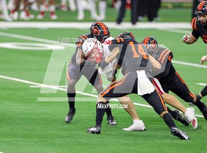 Thumbnail 2 in Carthage vs. Gilmer (UIL 4A Division 2 State Final) photogallery.
