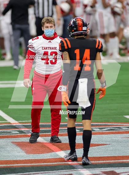 Thumbnail 2 in Carthage vs. Gilmer (UIL 4A Division 2 State Final) photogallery.