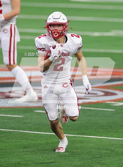 Thumbnail 2 in Carthage vs. Gilmer (UIL 4A Division 2 State Final) photogallery.