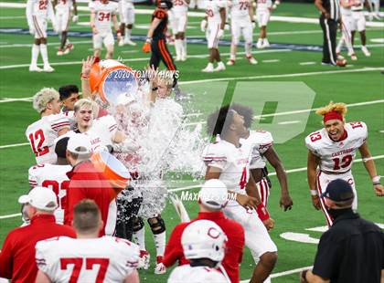 Thumbnail 2 in Carthage vs. Gilmer (UIL 4A Division 2 State Final) photogallery.