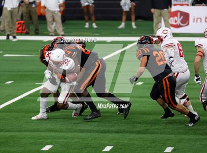Thumbnail 3 in Carthage vs. Gilmer (UIL 4A Division 2 State Final) photogallery.