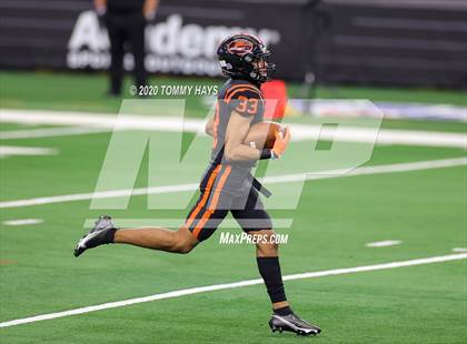 Thumbnail 3 in Carthage vs. Gilmer (UIL 4A Division 2 State Final) photogallery.
