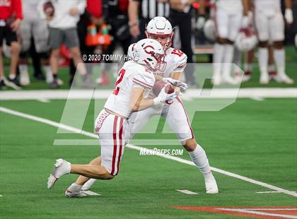 Thumbnail 1 in Carthage vs. Gilmer (UIL 4A Division 2 State Final) photogallery.