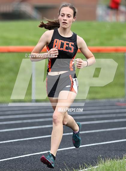 Thumbnail 3 in Cole McCafferty (Girls Track) photogallery.