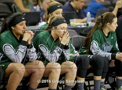 Thumbnail 2 in Sacred Heart Cathedral Preparatory vs Lakeside (CIF State D3 Final) photogallery.