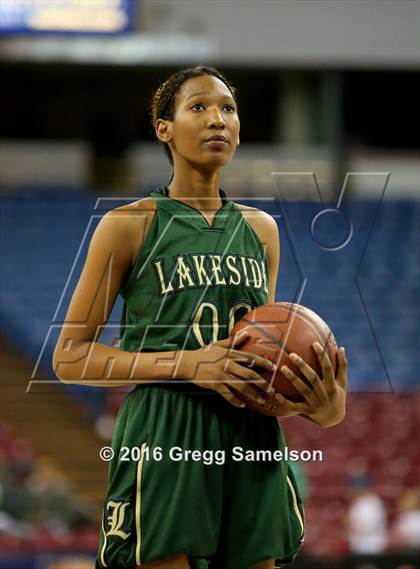 Thumbnail 3 in Sacred Heart Cathedral Preparatory vs Lakeside (CIF State D3 Final) photogallery.
