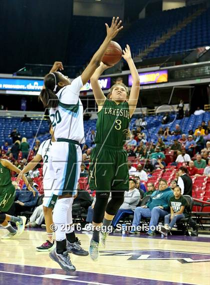 Thumbnail 1 in Sacred Heart Cathedral Preparatory vs Lakeside (CIF State D3 Final) photogallery.