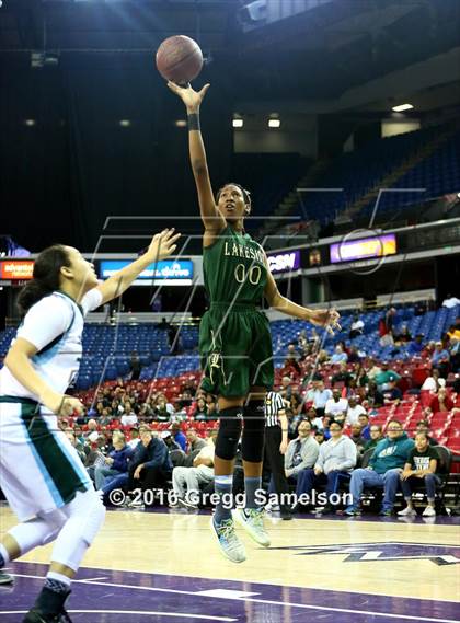 Thumbnail 3 in Sacred Heart Cathedral Preparatory vs Lakeside (CIF State D3 Final) photogallery.