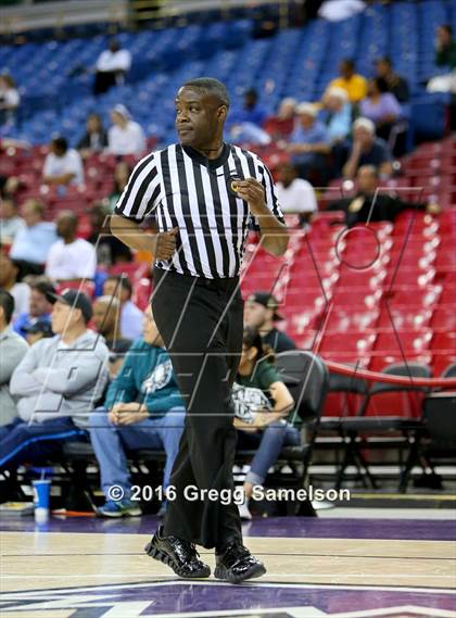 Thumbnail 3 in Sacred Heart Cathedral Preparatory vs Lakeside (CIF State D3 Final) photogallery.