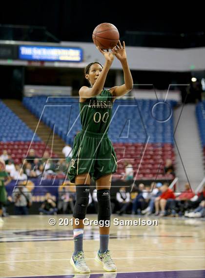 Thumbnail 1 in Sacred Heart Cathedral Preparatory vs Lakeside (CIF State D3 Final) photogallery.