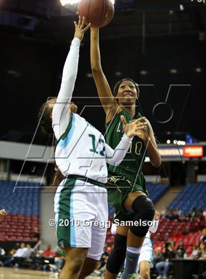 Thumbnail 3 in Sacred Heart Cathedral Preparatory vs Lakeside (CIF State D3 Final) photogallery.