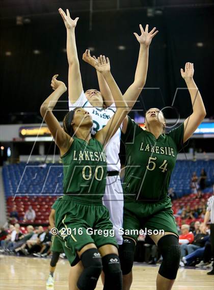 Thumbnail 1 in Sacred Heart Cathedral Preparatory vs Lakeside (CIF State D3 Final) photogallery.
