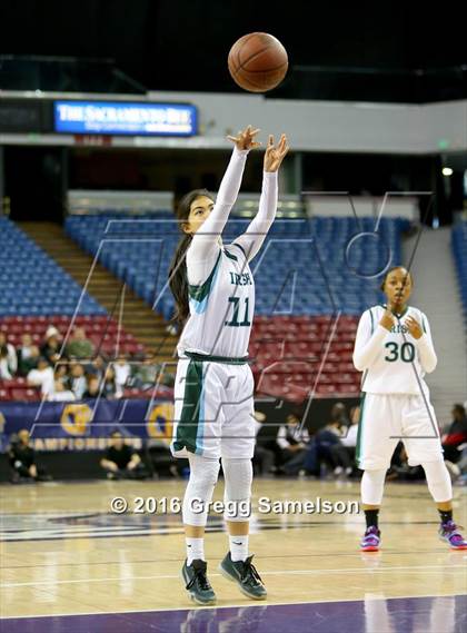 Thumbnail 2 in Sacred Heart Cathedral Preparatory vs Lakeside (CIF State D3 Final) photogallery.
