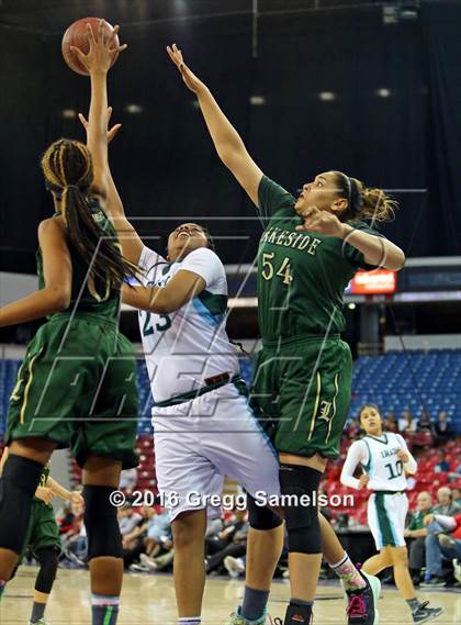 Thumbnail 2 in Sacred Heart Cathedral Preparatory vs Lakeside (CIF State D3 Final) photogallery.