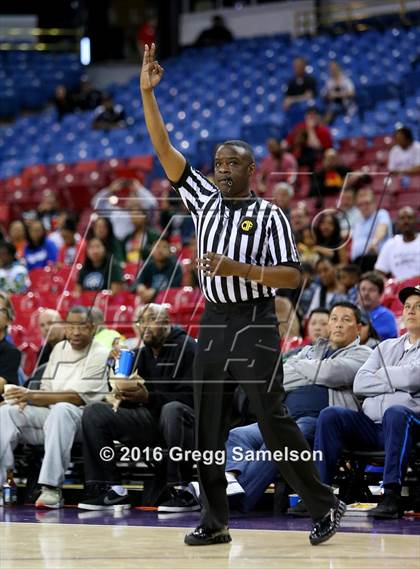 Thumbnail 1 in Sacred Heart Cathedral Preparatory vs Lakeside (CIF State D3 Final) photogallery.